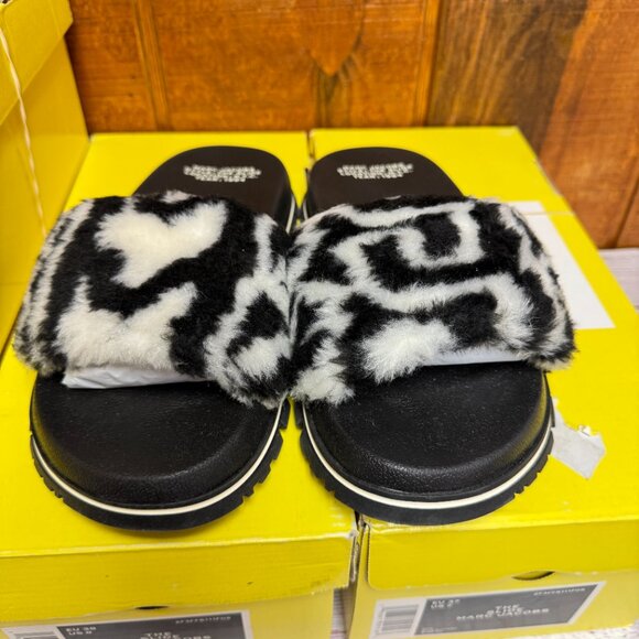 Marc Jacobs The Monogram Teddy Slide – Black/Ivory - Picture 9 of 11